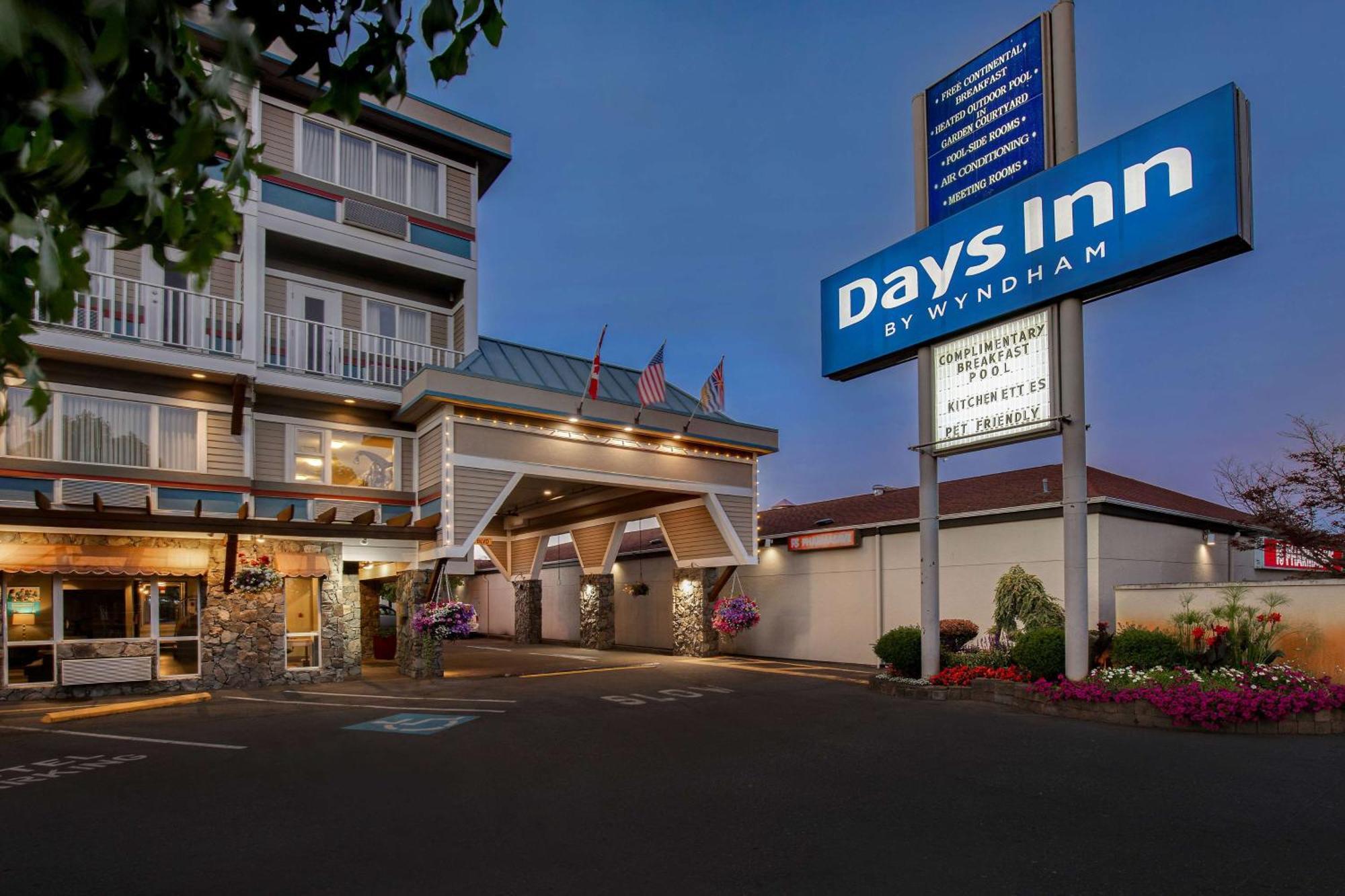 Days Inn By Wyndham Victoria Airport Sidney Extérieur photo