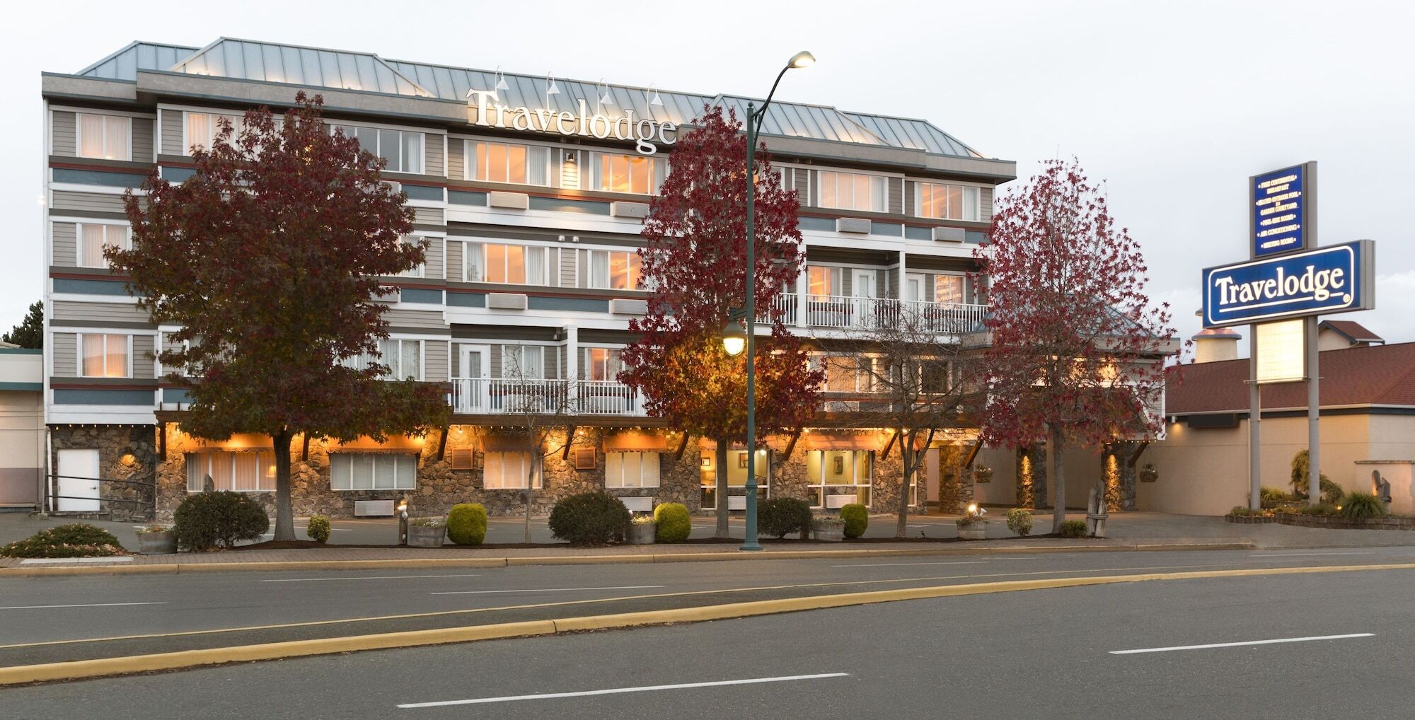 Days Inn By Wyndham Victoria Airport Sidney Extérieur photo