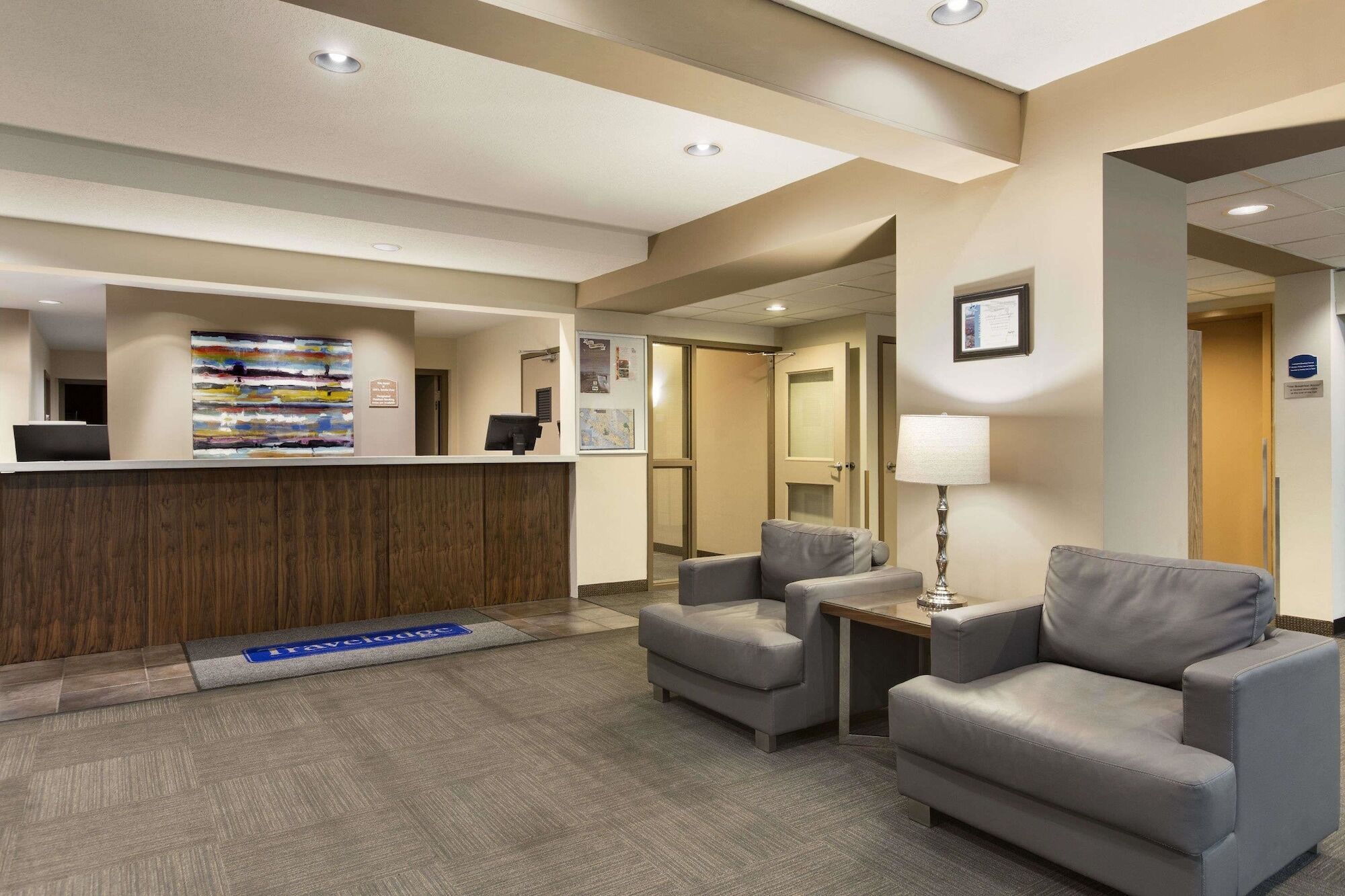 Days Inn By Wyndham Victoria Airport Sidney Extérieur photo